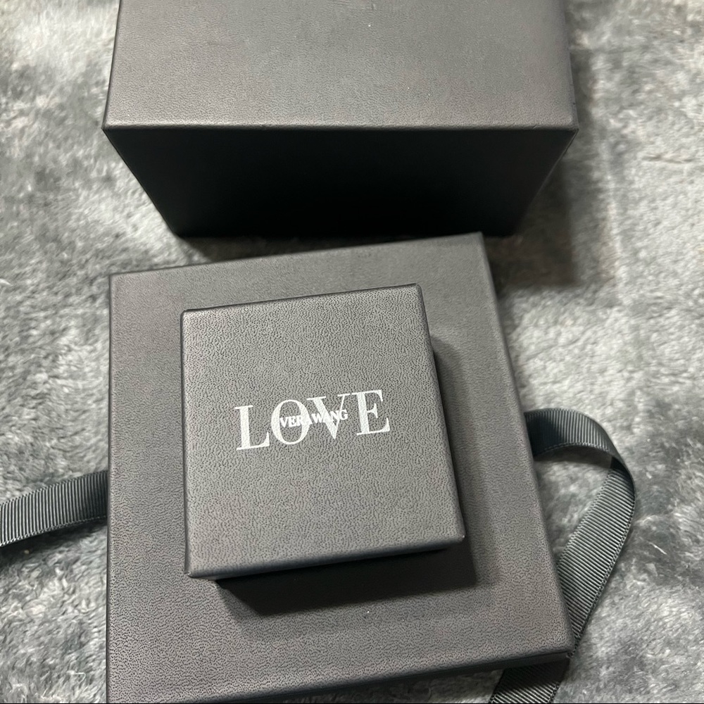 Pre-owned engagement ring